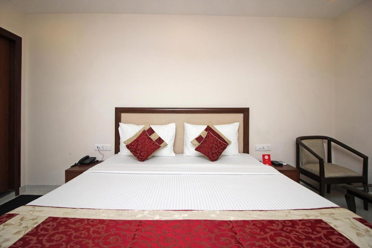 Oyo Hotel Blu Pebbles Near Delhi Airport นิวเดลี ภายนอก รูปภาพ
